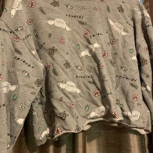 “Friends” cut off long sleeve top